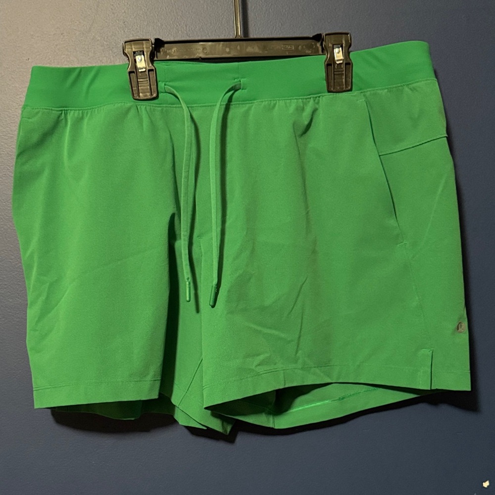 lululemon athletica Green Athletic Shorts Men’s XL